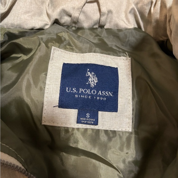 Men's U.S. Polo Assn. Puffer Vest - Picture 4 of 5